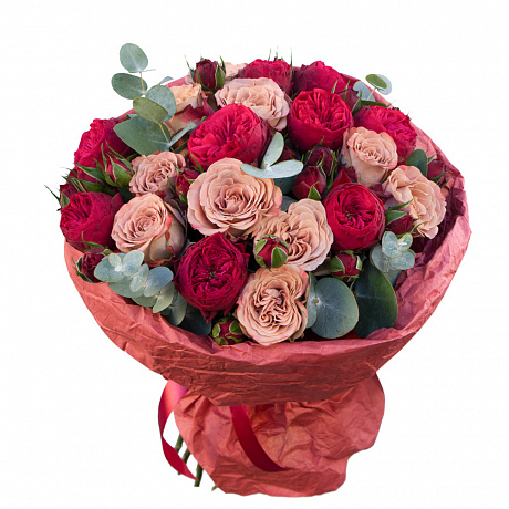 Букет из роз Капучино и красных пионовидных роз  - Фото 1