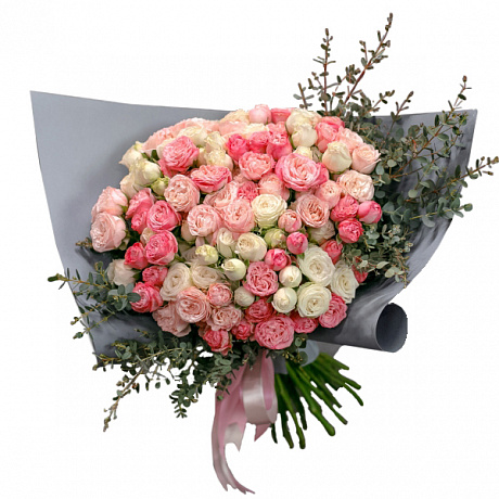 Букет из 29 пионовидной розы и декоративной зелени - Фото 1