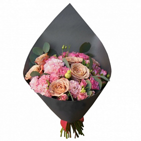 Букет из роз Капучино, кустовых роз и лизиантуса